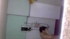 คลิปแอบถ่าย หีนศ คลิปแอบถ่ายห้องอาบน้ำสาวกำลังล้างหีลูบนมที่ค่ายต่างจังหวัด ขาวเนียนวิ้งมาแต่ไกล เห็นแล้วเงี่ยนควยอยากเด้า น่ารัก สาวไทย